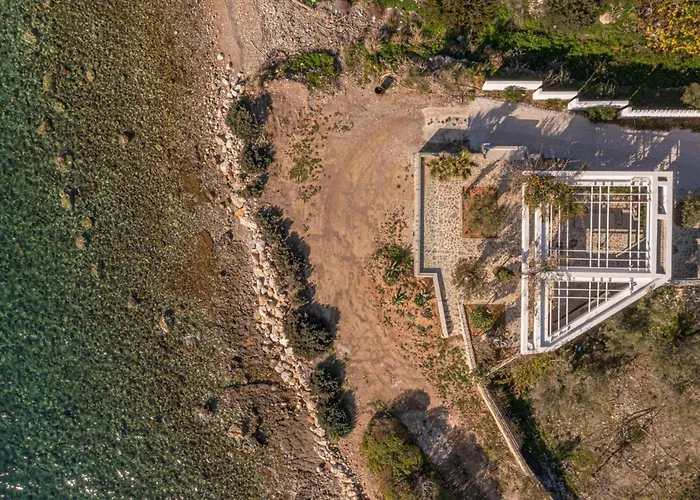 Elia Cove Luxury Villas & Residences
