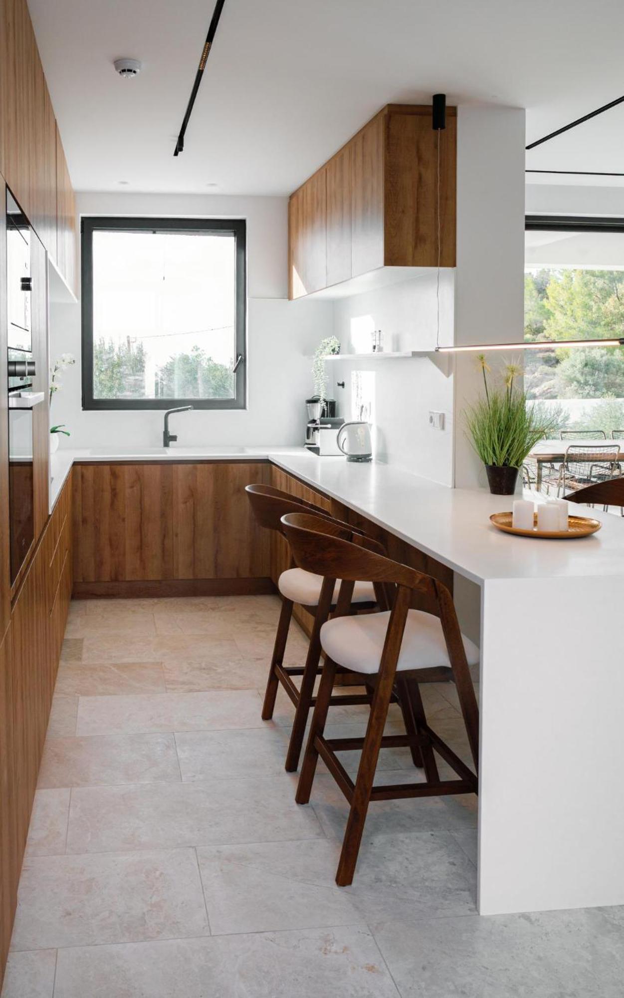 Elia Cove Luxury & Residences *