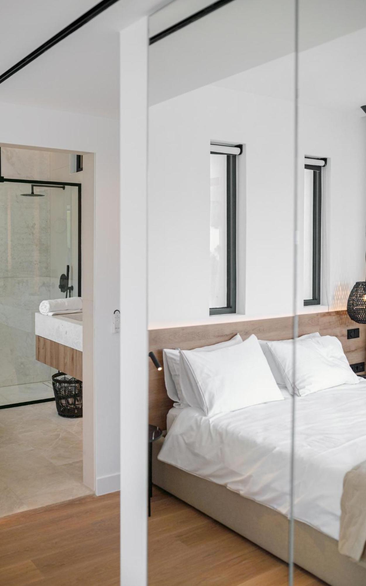 Elia Cove Luxury & Residences *