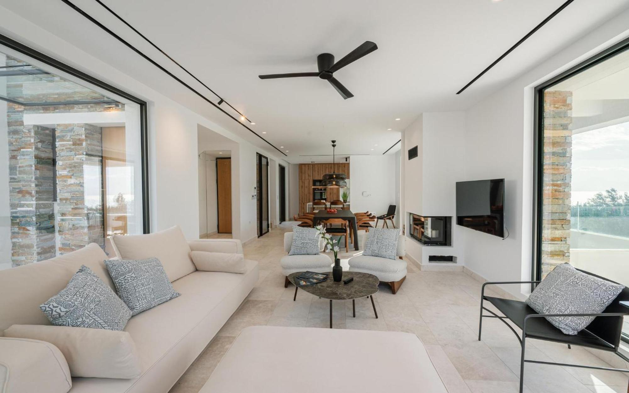 Elia Cove Luxury & Residences Villa *