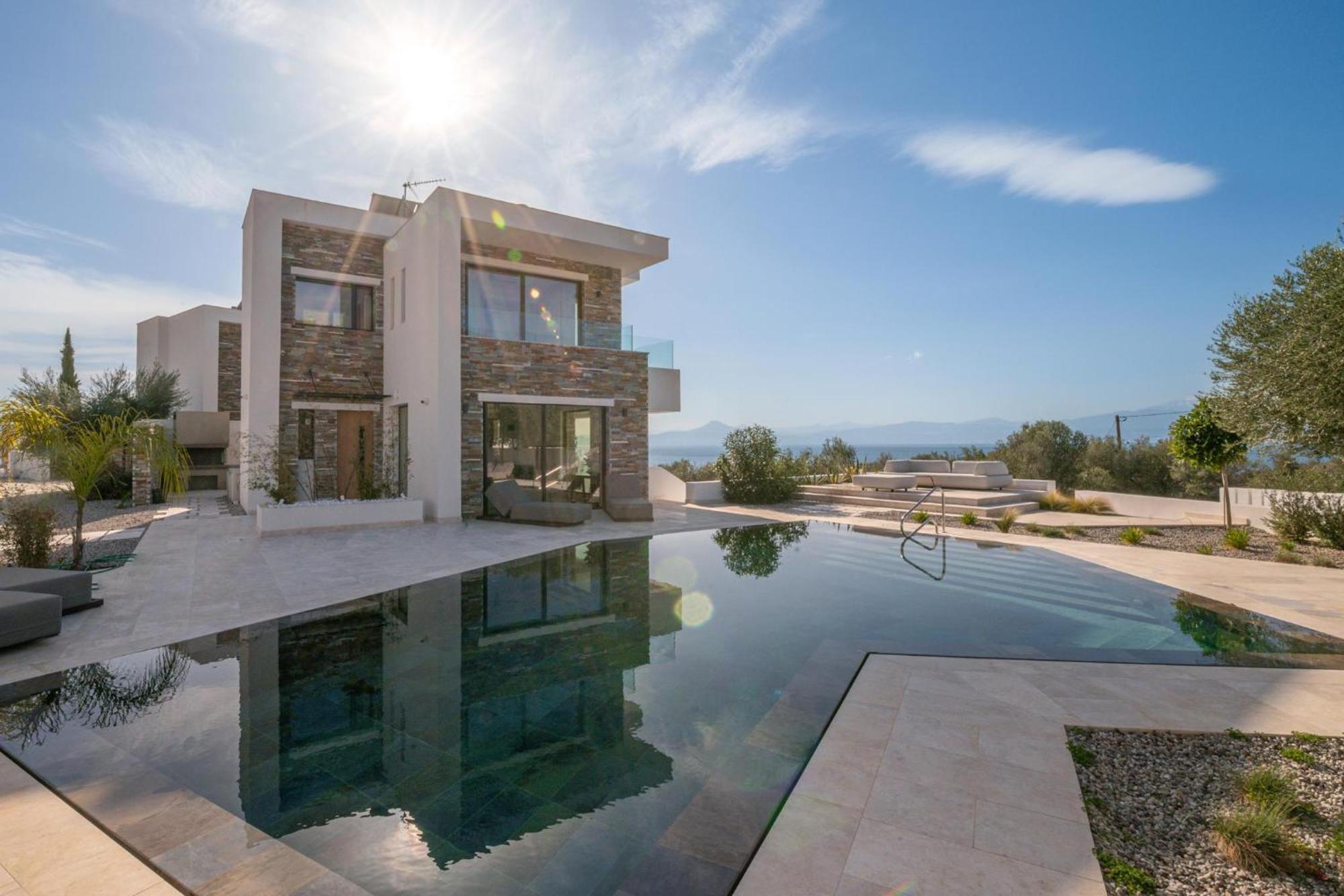 Elia Cove Luxury & Residences *