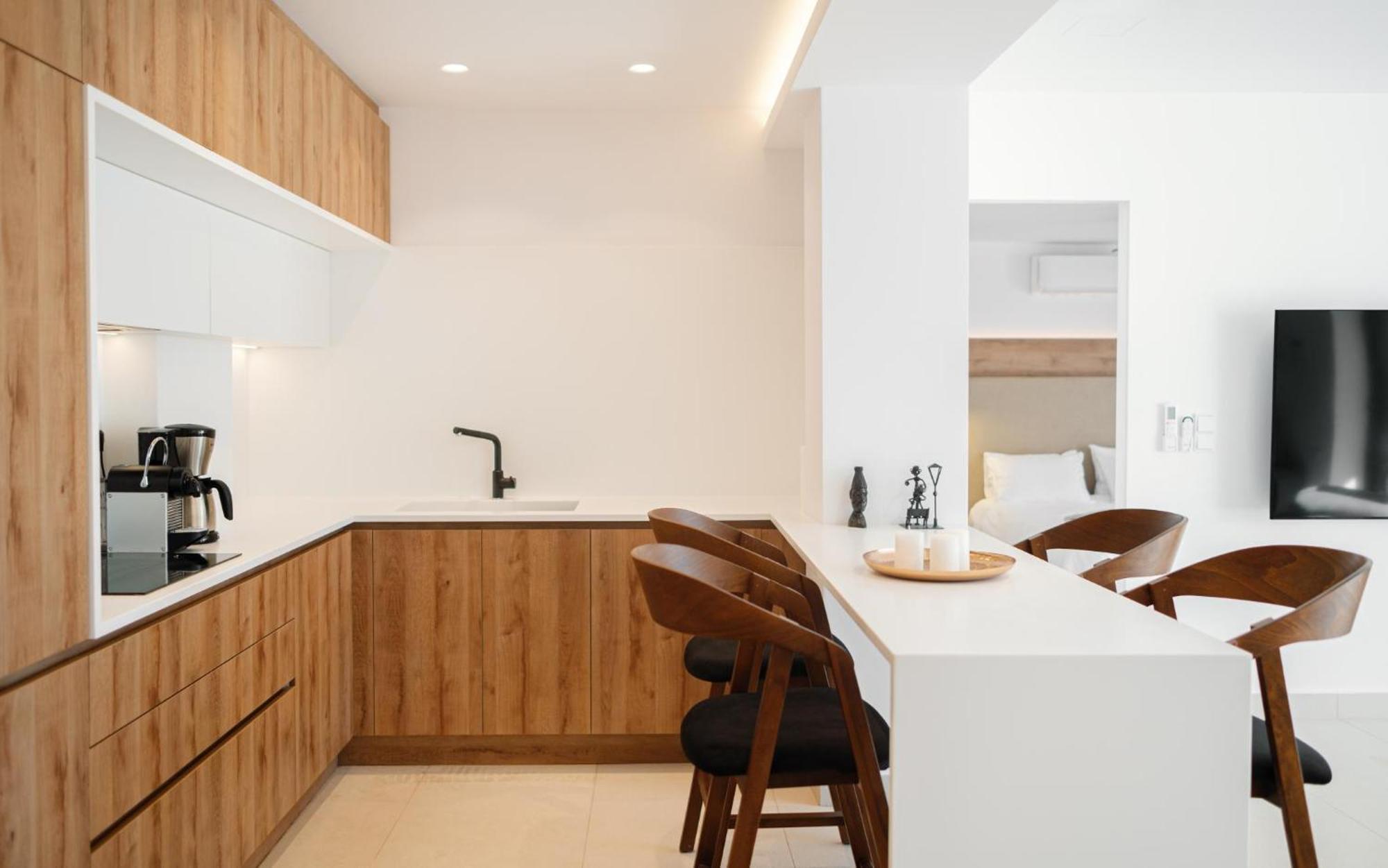 Elia Cove Luxury & Residences *