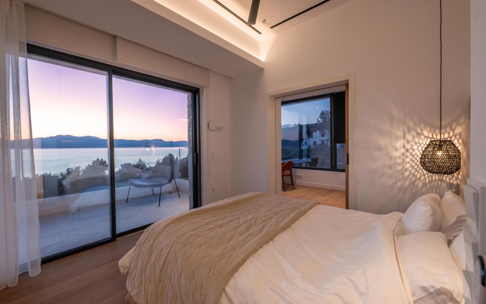 Elia Cove Luxury & Residences *