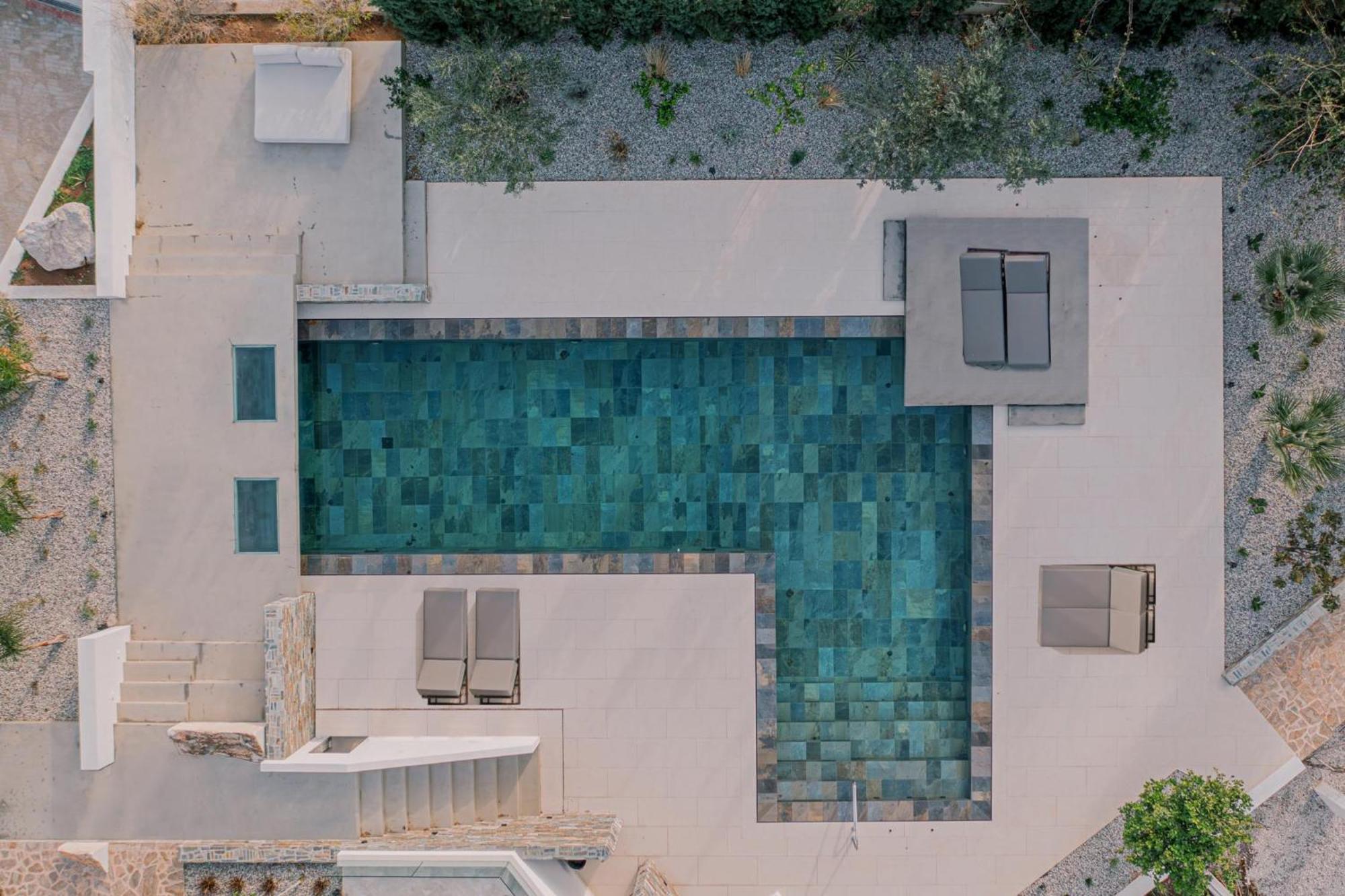 Elia Cove Luxury & Residences *